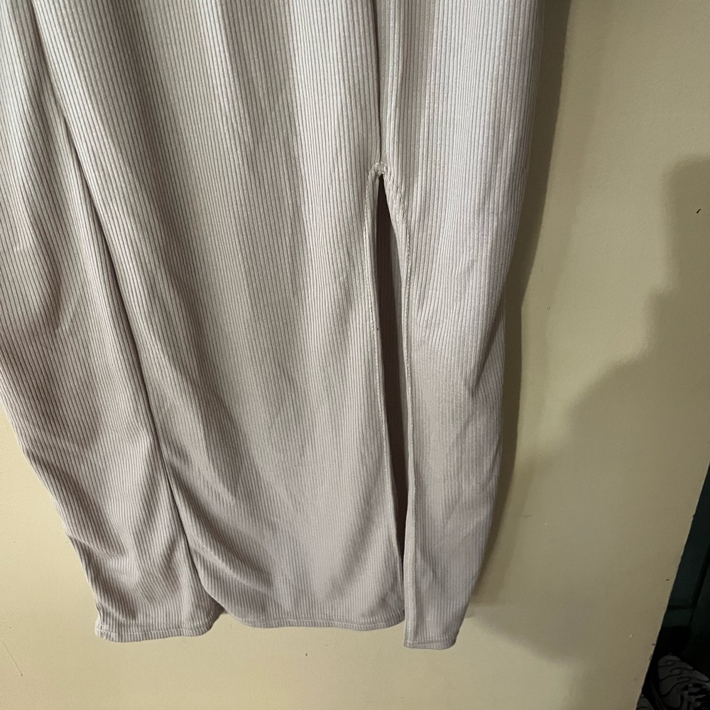 Missguided Ribbed MIDI dress - Picture 4 of 4